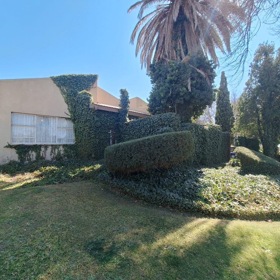 5 Bedroom Property for Sale in Frankfort Free State